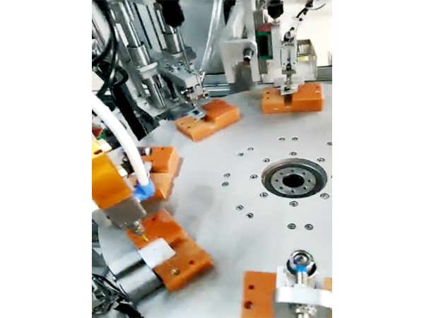 汽車零部件自動打螺（luó）絲機