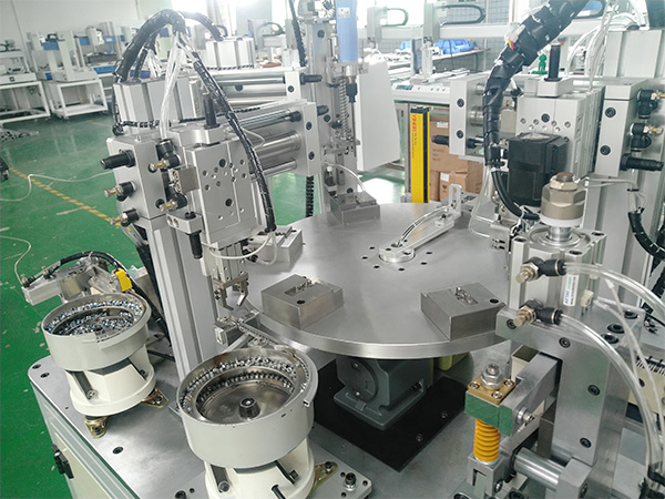 【手持自動鎖螺（luó）絲機】手持自動鎖（suǒ）螺絲機（jī）有哪些特性